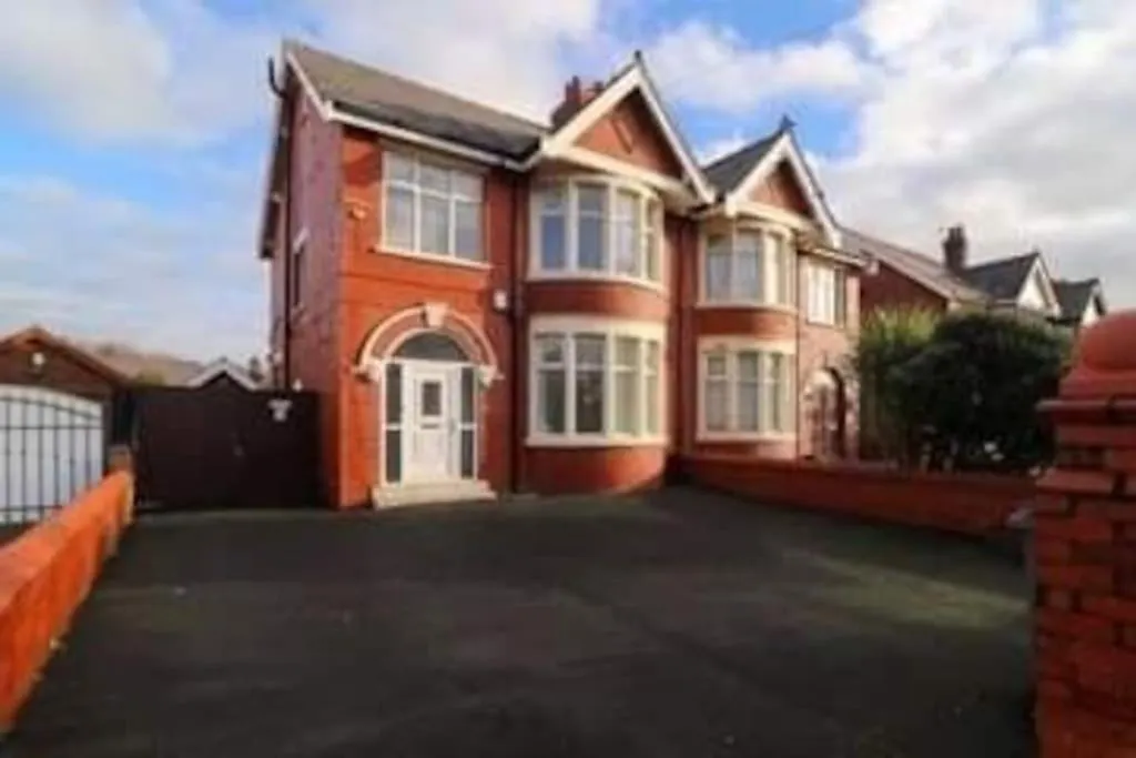Hidden Gem W/ Parking Short Walk To Pleasure Beach Blackpool United Kingdom