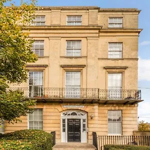 https://st-margs-hideaway-grade-ii-listed-luxury-apartment-in.cardiffhotelswales.com